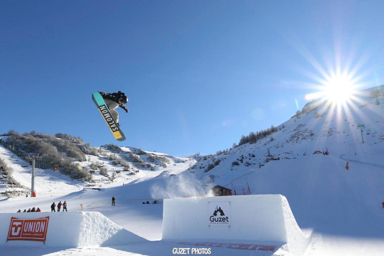 Pleine Nature Pied Pistes Piscine Chauffee 우스투 외부 사진