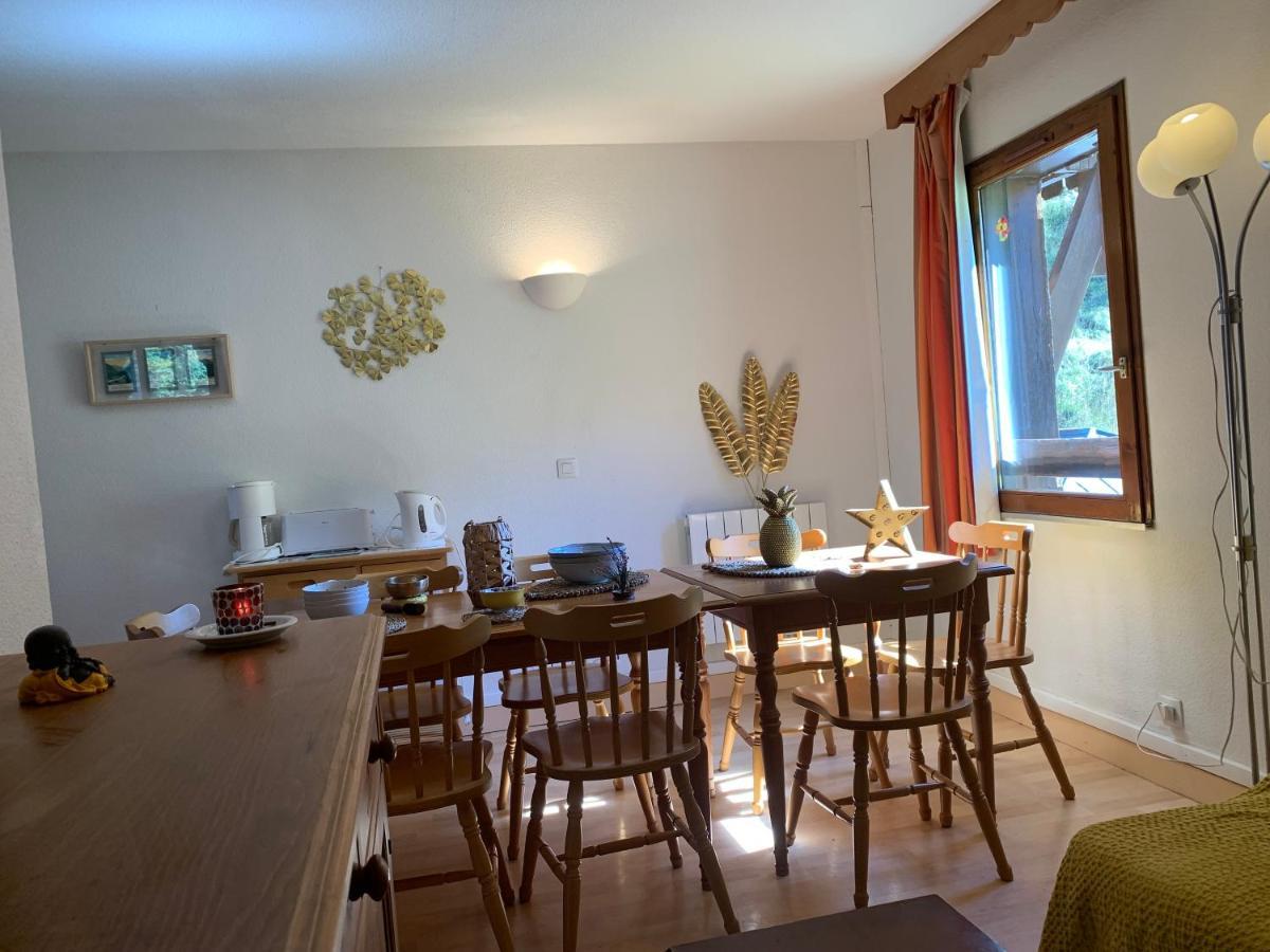 Pleine Nature Pied Pistes Piscine Chauffee 우스투 외부 사진