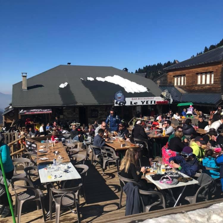 Pleine Nature Pied Pistes Piscine Chauffee 우스투 외부 사진