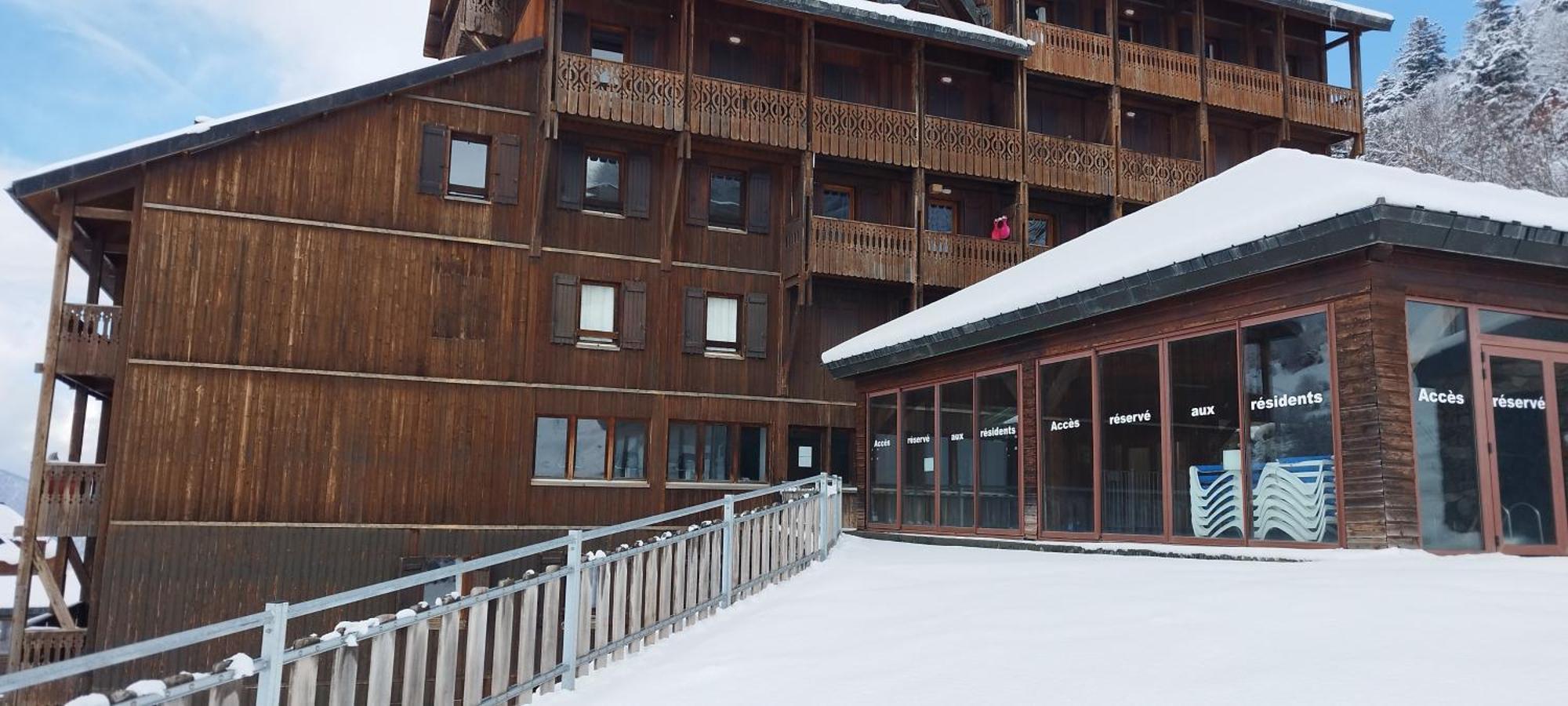 Pleine Nature Pied Pistes Piscine Chauffee 우스투 외부 사진